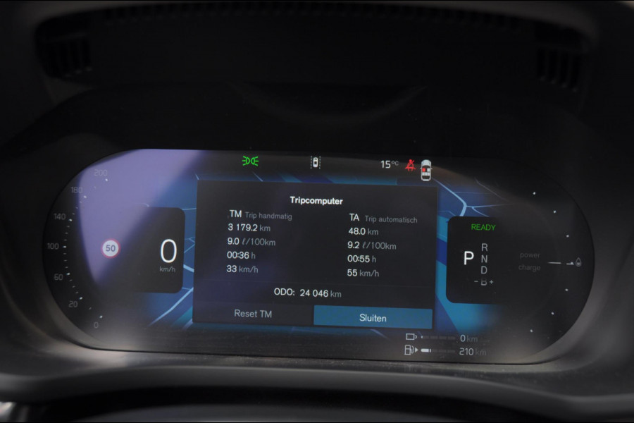 Volvo XC60 T6 350PK Plug-in hybrid AWD Ultra Black Edition / Navigatie / Adaptieve Cruise control / Head Up-Display / Panorama dak / Elektrische stoelen met geheugen / Stuurverwarming / Stoelverwarming v+a / 360 Camera /