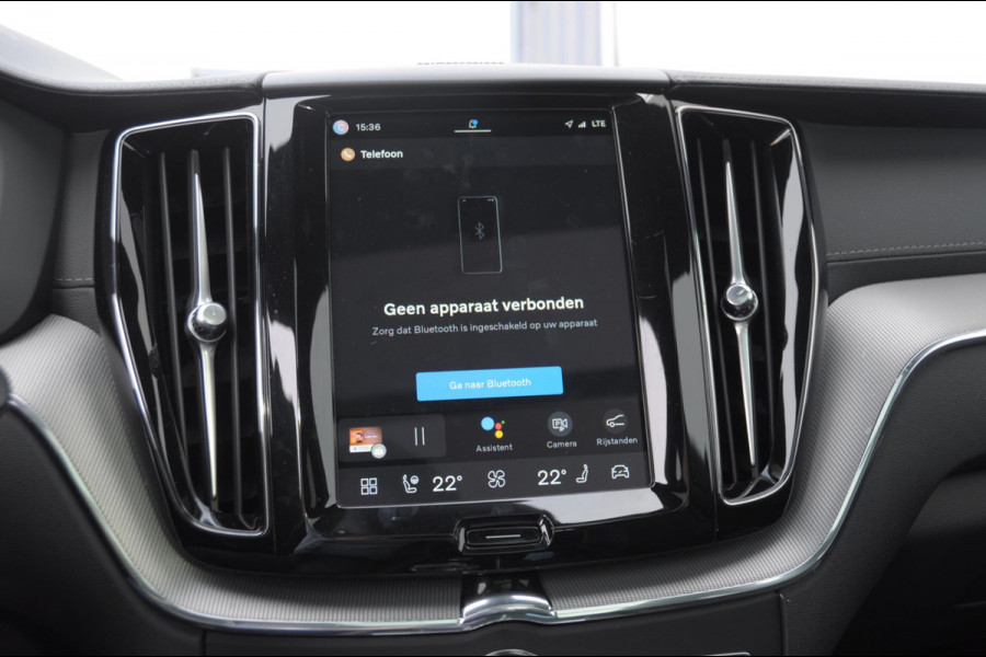 Volvo XC60 T6 350PK Plug-in hybrid AWD Ultra Black Edition / Navigatie / Adaptieve Cruise control / Head Up-Display / Panorama dak / Elektrische stoelen met geheugen / Stuurverwarming / Stoelverwarming v+a / 360 Camera /