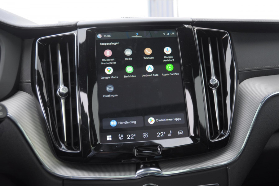 Volvo XC60 T6 350PK Plug-in hybrid AWD Ultra Black Edition / Navigatie / Adaptieve Cruise control / Head Up-Display / Panorama dak / Elektrische stoelen met geheugen / Stuurverwarming / Stoelverwarming v+a / 360 Camera /