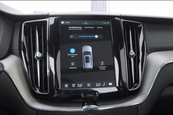 Volvo XC60 T6 350PK Plug-in hybrid AWD Ultra Black Edition / Navigatie / Adaptieve Cruise control / Head Up-Display / Panorama dak / Elektrische stoelen met geheugen / Stuurverwarming / Stoelverwarming v+a / 360 Camera /