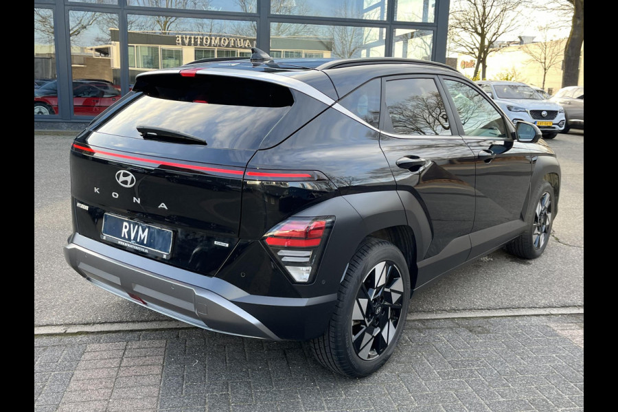 Hyundai Kona 1.6 GDI HEV Comfort Smart VAN €30.900,- NU VOOR SLECHTS €26.877,- Uw LENTEVOORDEEL €4.023,-| ELEK. ACHTERKLEP| STOEL + STUURVERWARMING| FABRIEKSGARANTIE HYUNDAI T/M 01-2029| DODE HOEK SENSOR| 360 CAMERA| ADAPTIVE CRUISE CONTROL|