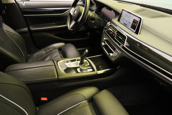 BMW 7 Serie 745e High Executive *M Sport* Xpel Massage 394 pk Panorama dak