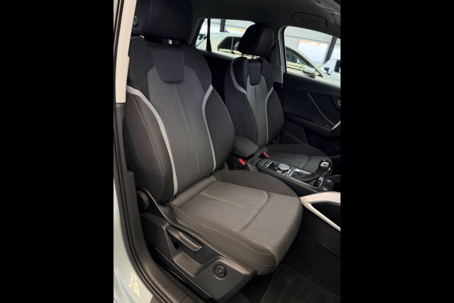 Audi Q2 35 TFSI 2x S-Line Edition CarPlay Camera