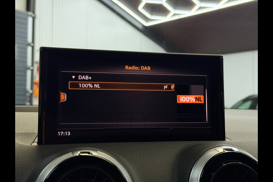 Audi Q2 35 TFSI 2x S-Line Edition CarPlay Camera