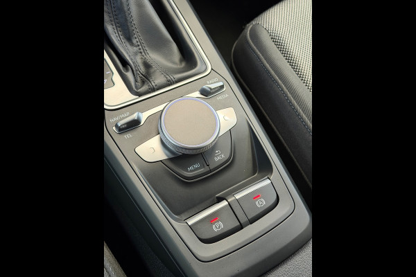 Audi Q2 35 TFSI 2x S-Line Edition CarPlay Camera