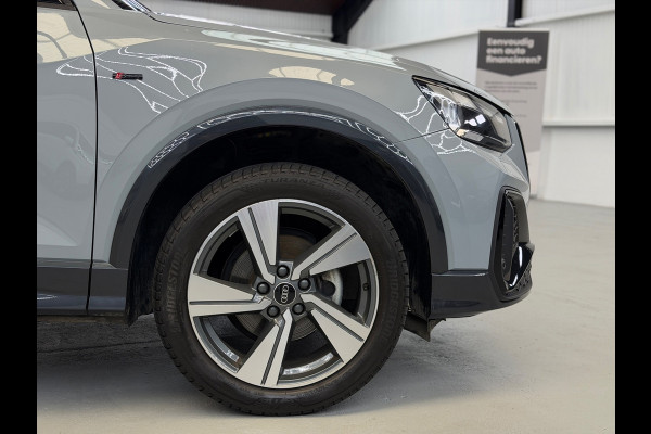 Audi Q2 35 TFSI 2x S-Line Edition CarPlay Camera