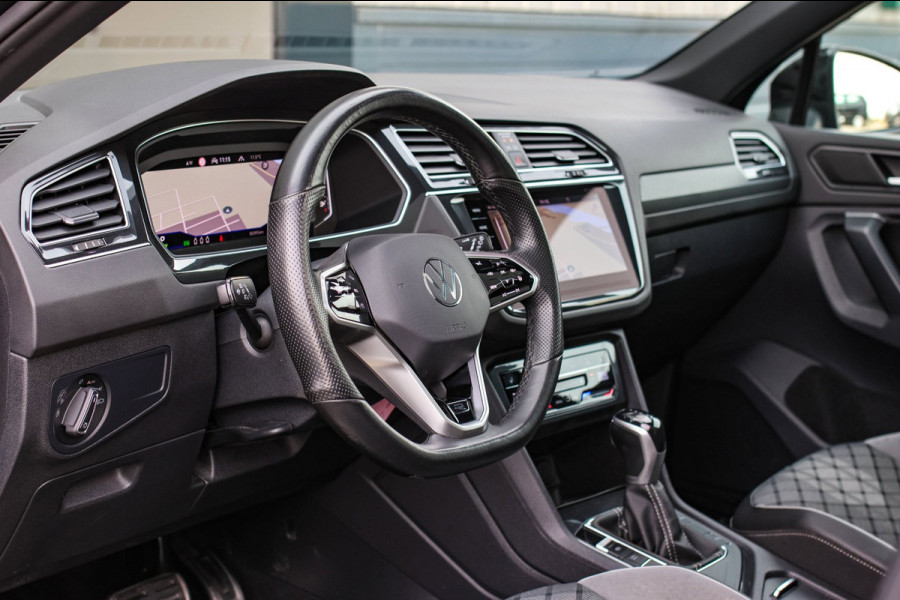 Volkswagen Tiguan 1.4 TSI eHybrid R-Line *Pano*Camera*Trekhaak*Black Style*