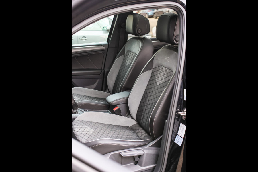 Volkswagen Tiguan 1.4 TSI eHybrid R-Line *Pano*Camera*Trekhaak*Black Style*