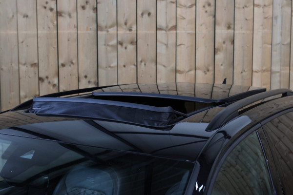 Volkswagen Tiguan 1.4 TSI eHybrid R-Line *Pano*Camera*Trekhaak*Black Style*