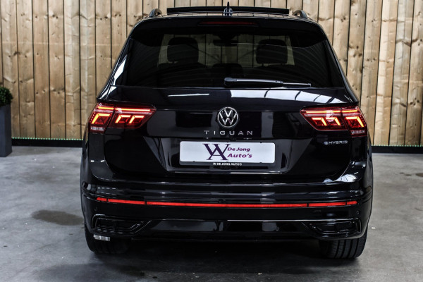 Volkswagen Tiguan 1.4 TSI eHybrid R-Line *Pano*Camera*Trekhaak*Black Style*