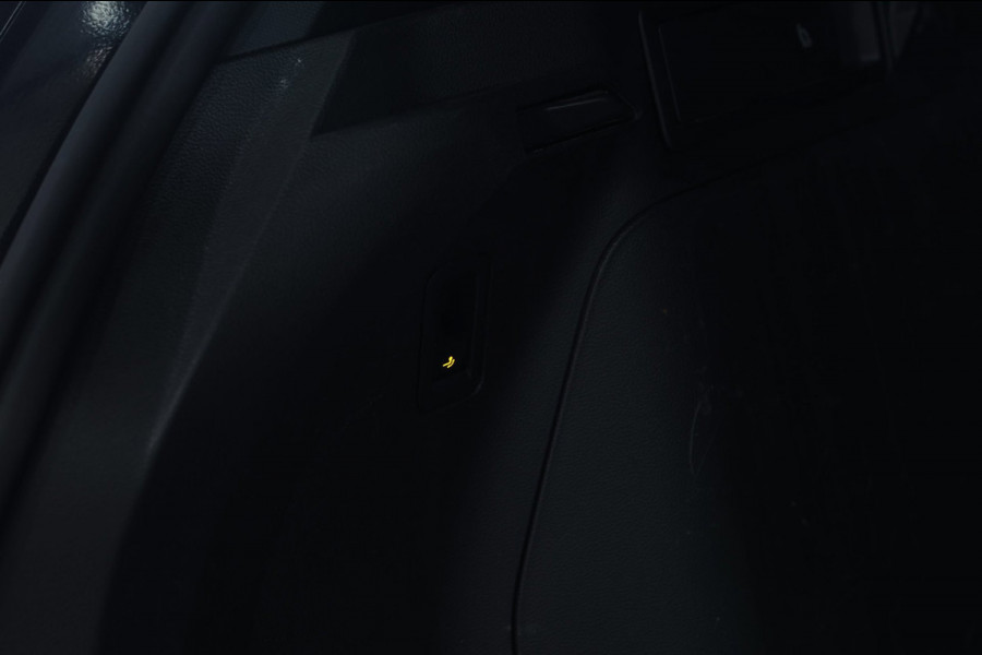 Volkswagen Tiguan 1.4 TSI eHybrid R-Line *Pano*Camera*Trekhaak*Black Style*