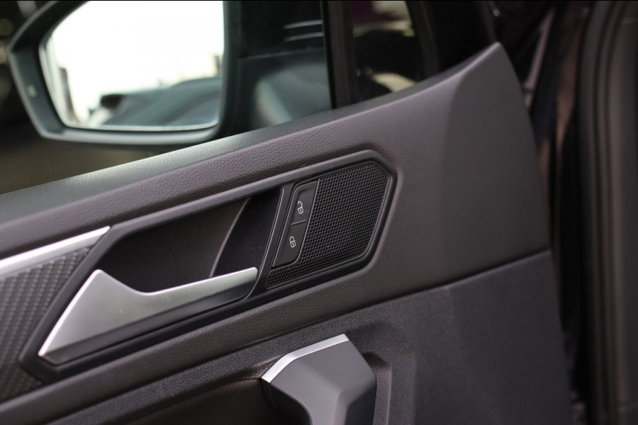 Volkswagen Tiguan 1.4 TSI eHybrid R-Line *Pano*Camera*Trekhaak*Black Style*