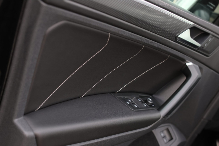 Volkswagen Tiguan 1.4 TSI eHybrid R-Line *Pano*Camera*Trekhaak*Black Style*