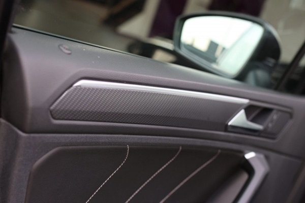 Volkswagen Tiguan 1.4 TSI eHybrid R-Line *Pano*Camera*Trekhaak*Black Style*