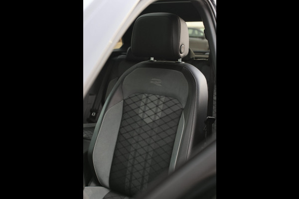 Volkswagen Tiguan 1.4 TSI eHybrid R-Line *Pano*Camera*Trekhaak*Black Style*