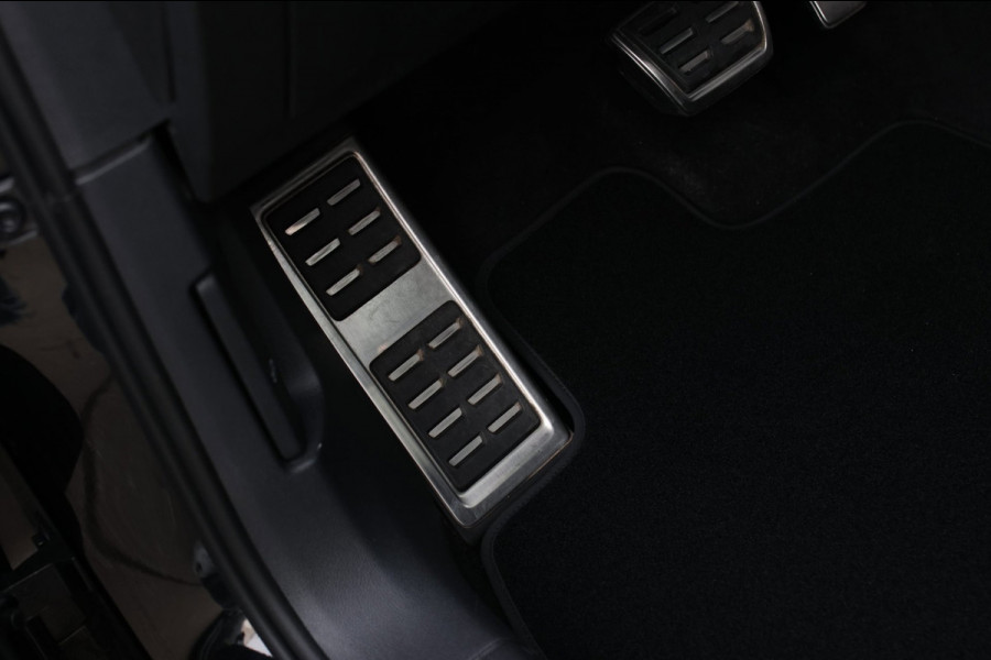 Volkswagen Tiguan 1.4 TSI eHybrid R-Line *Pano*Camera*Trekhaak*Black Style*