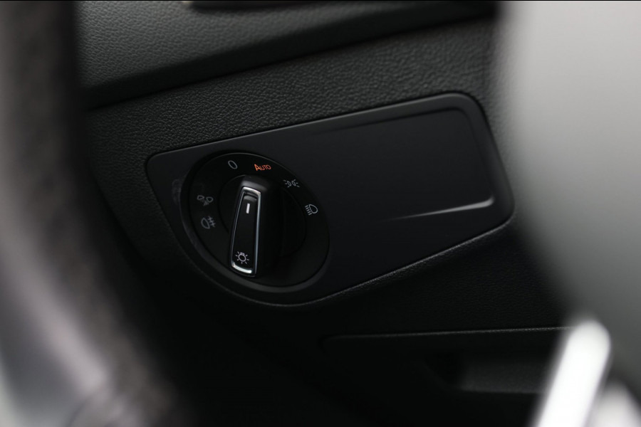 Volkswagen Tiguan 1.4 TSI eHybrid R-Line *Pano*Camera*Trekhaak*Black Style*