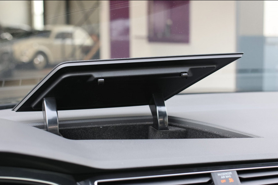 Volkswagen Tiguan 1.4 TSI eHybrid R-Line *Pano*Camera*Trekhaak*Black Style*