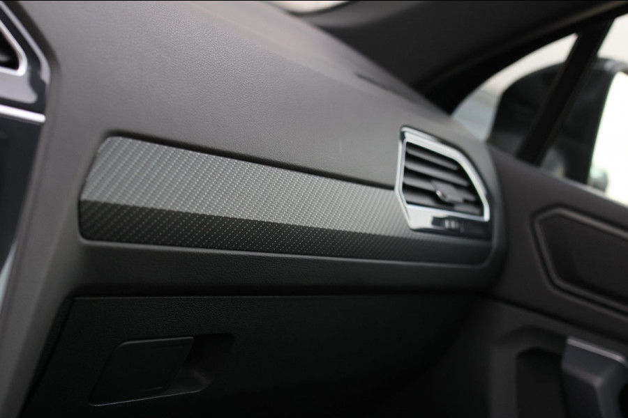 Volkswagen Tiguan 1.4 TSI eHybrid R-Line *Pano*Camera*Trekhaak*Black Style*