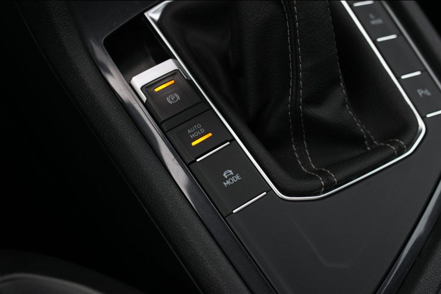 Volkswagen Tiguan 1.4 TSI eHybrid R-Line *Pano*Camera*Trekhaak*Black Style*