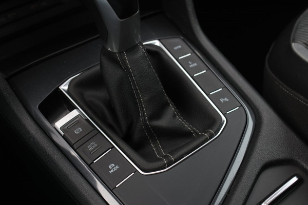 Volkswagen Tiguan 1.4 TSI eHybrid R-Line *Pano*Camera*Trekhaak*Black Style*