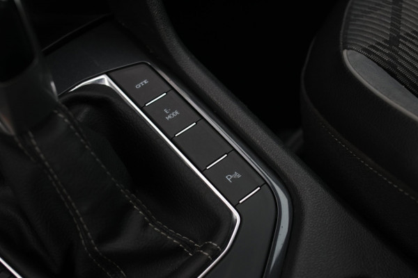 Volkswagen Tiguan 1.4 TSI eHybrid R-Line *Pano*Camera*Trekhaak*Black Style*