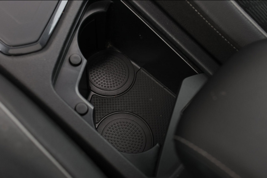 Volkswagen Tiguan 1.4 TSI eHybrid R-Line *Pano*Camera*Trekhaak*Black Style*