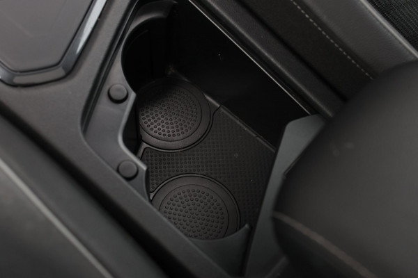 Volkswagen Tiguan 1.4 TSI eHybrid R-Line *Pano*Camera*Trekhaak*Black Style*