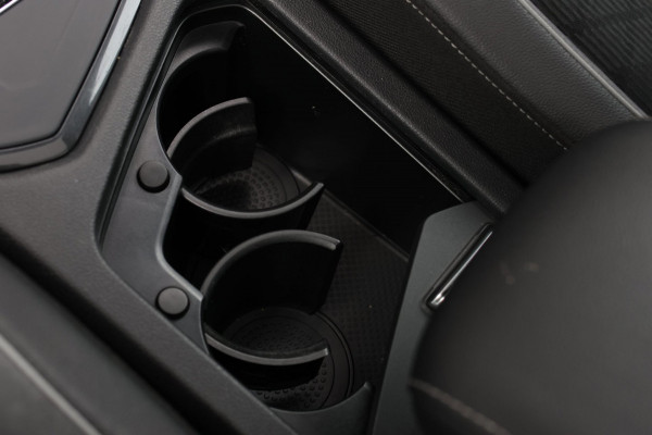 Volkswagen Tiguan 1.4 TSI eHybrid R-Line *Pano*Camera*Trekhaak*Black Style*