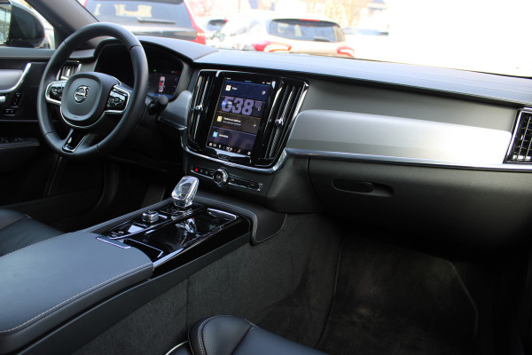 Volvo S90 2.0 T8 AWD Plus Dark | Schuifdak | Luchtvering | Long Range | Leder