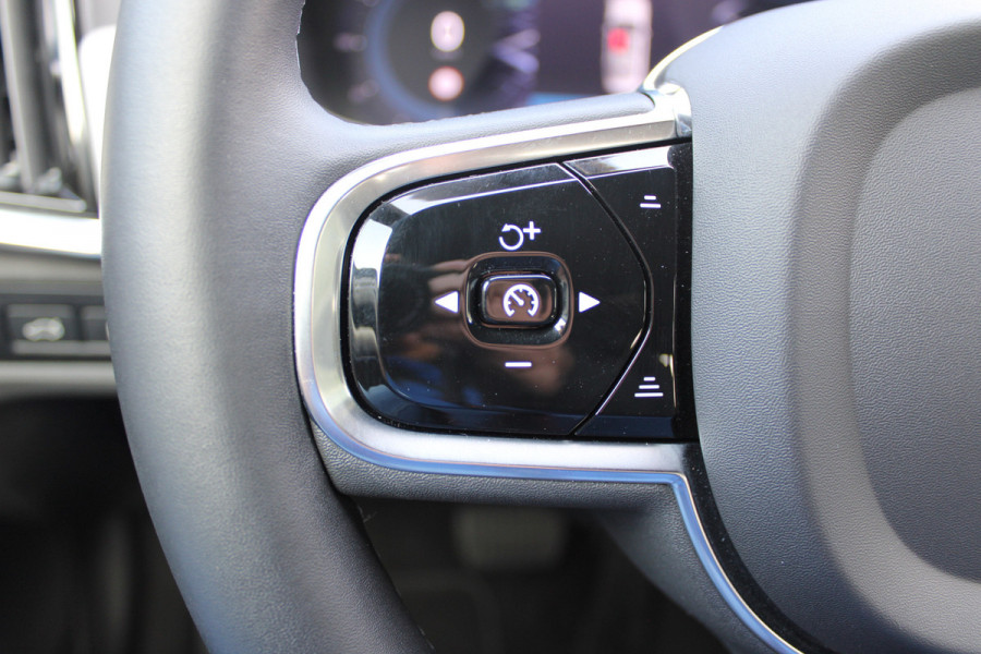 Volvo S90 2.0 T8 AWD Plus Dark | Schuifdak | Luchtvering | Long Range | Leder