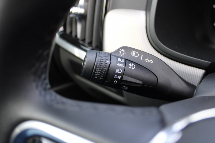 Volvo S90 2.0 T8 AWD Plus Dark | Schuifdak | Luchtvering | Long Range | Leder