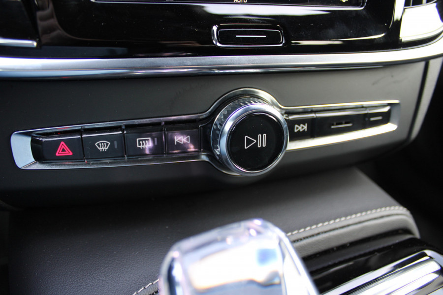 Volvo S90 2.0 T8 AWD Plus Dark | Schuifdak | Luchtvering | Long Range | Leder