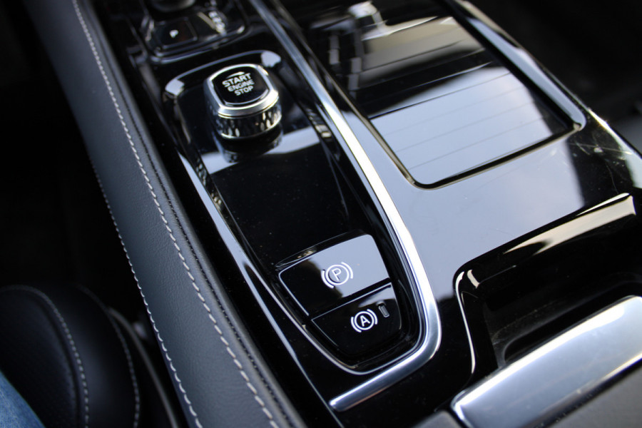 Volvo S90 2.0 T8 AWD Plus Dark | Schuifdak | Luchtvering | Long Range | Leder