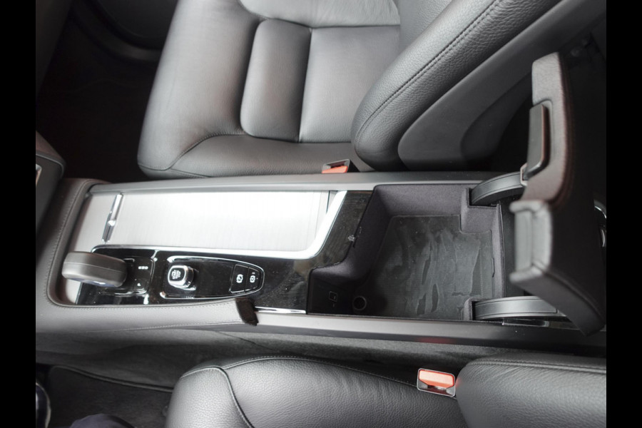 Volvo XC90 2.0 T8 Recharge AWD Inscription Expression 7-Pers | Leder | Navigatie | Adaptive Cruise Control | 19" Lichtmetalen Velgen | PDC V+A | Climate Control | Camera