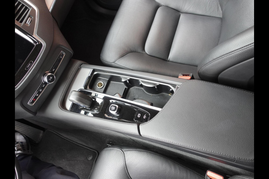 Volvo XC90 2.0 T8 Recharge AWD Inscription Expression 7-Pers | Leder | Navigatie | Adaptive Cruise Control | 19" Lichtmetalen Velgen | PDC V+A | Climate Control | Camera