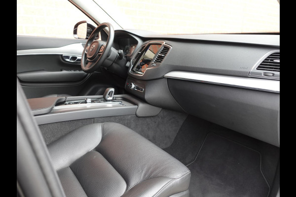 Volvo XC90 2.0 T8 Recharge AWD Inscription Expression 7-Pers | Leder | Navigatie | Adaptive Cruise Control | 19" Lichtmetalen Velgen | PDC V+A | Climate Control | Camera