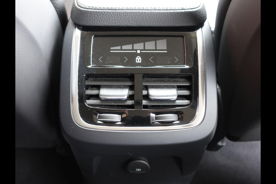 Volvo XC90 2.0 T8 Recharge AWD Inscription Expression 7-Pers | Leder | Navigatie | Adaptive Cruise Control | 19" Lichtmetalen Velgen | PDC V+A | Climate Control | Camera