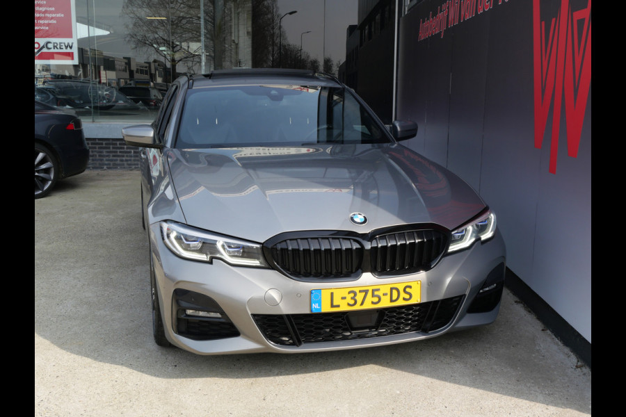 BMW 3 Serie Touring 330i HIGH EXECUTIVE | M-SPORT | PANO | H/K | LASER | TREKHAAK | 1e EIGENAAR!!