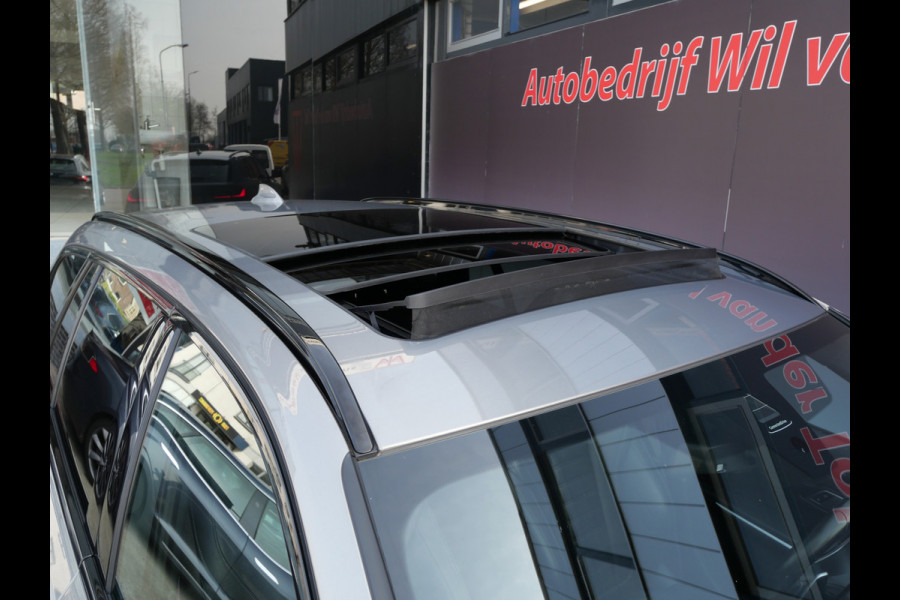 BMW 3 Serie Touring 330i HIGH EXECUTIVE | M-SPORT | PANO | H/K | LASER | TREKHAAK | 1e EIGENAAR!!