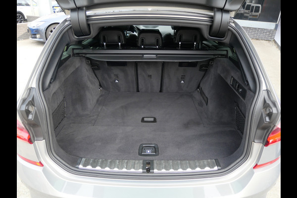 BMW 3 Serie Touring 330i HIGH EXECUTIVE | M-SPORT | PANO | H/K | LASER | TREKHAAK | 1e EIGENAAR!!