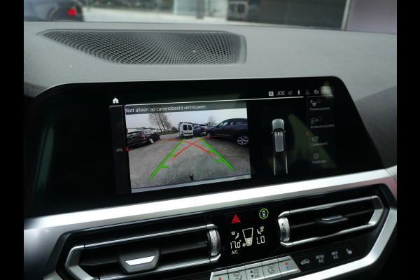 BMW 3 Serie Touring 330i HIGH EXECUTIVE | M-SPORT | PANO | H/K | LASER | TREKHAAK | 1e EIGENAAR!!
