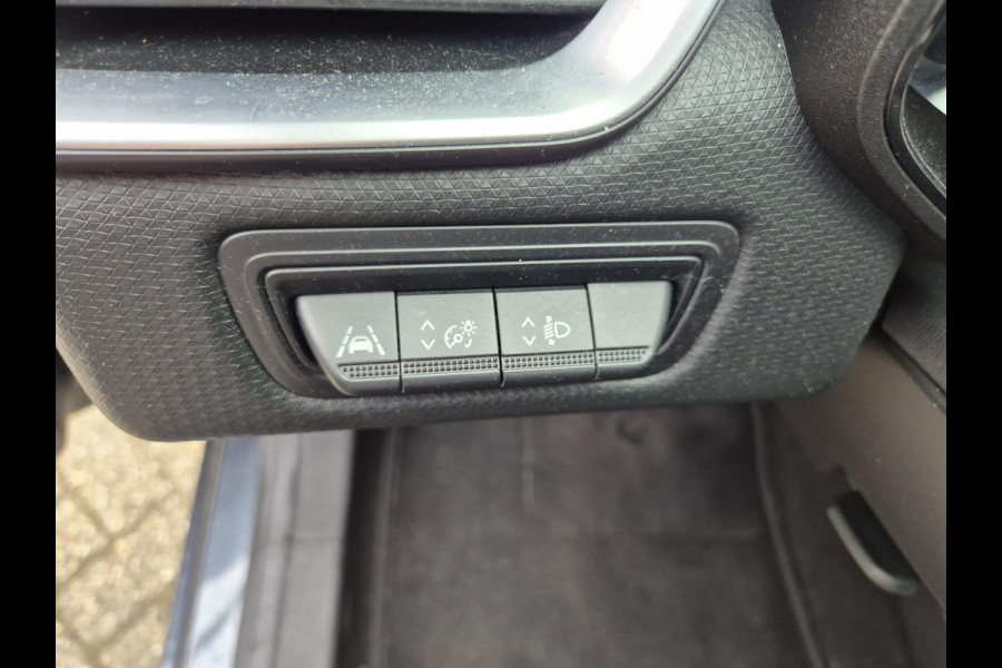 Renault Clio 1.0 TCe Intens | Achteruitrijcamera | PDC voor/achter | Led koplampen | 17'' velgen |