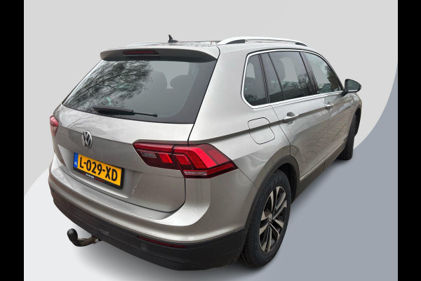 Volkswagen Tiguan 1.5 TSI ACT Highline | 150pk | Trekhaak | Stoelverwarming | Parkeersensoren Voor & Achter | Trekgewicht 1.800kg (geremd)