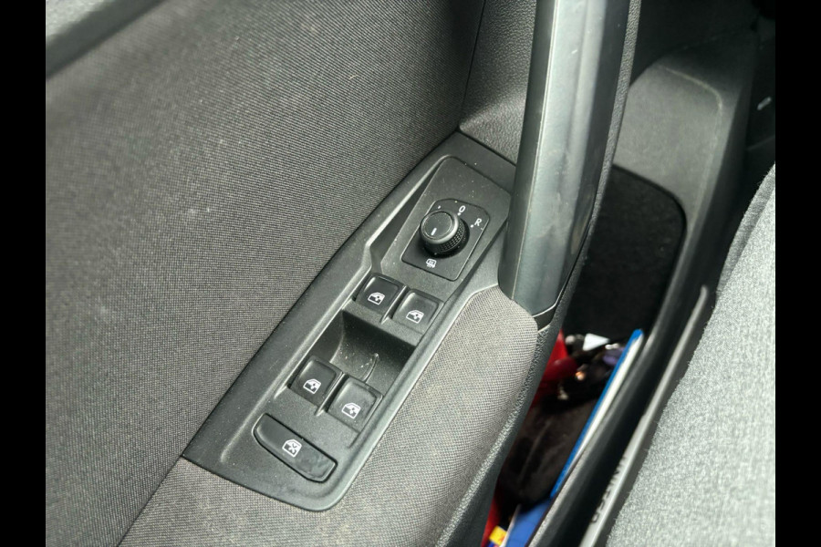 Volkswagen Tiguan 1.5 TSI ACT Highline | 150pk | Trekhaak | Stoelverwarming | Parkeersensoren Voor & Achter | Trekgewicht 1.800kg (geremd)