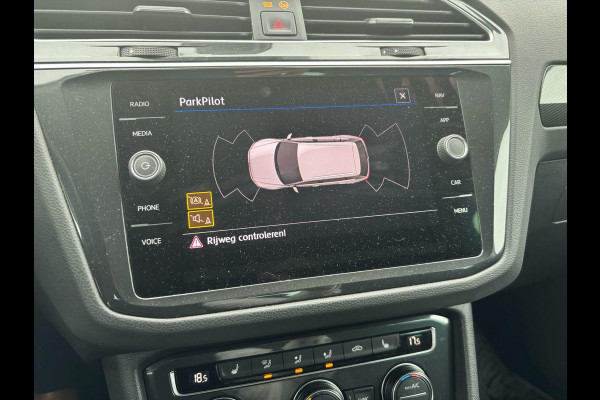 Volkswagen Tiguan 1.5 TSI ACT Highline | 150pk | Trekhaak | Stoelverwarming | Parkeersensoren Voor & Achter | Trekgewicht 1.800kg (geremd)