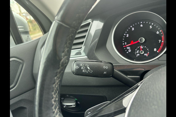 Volkswagen Tiguan 1.5 TSI ACT Highline | 150pk | Trekhaak | Stoelverwarming | Parkeersensoren Voor & Achter | Trekgewicht 1.800kg (geremd)