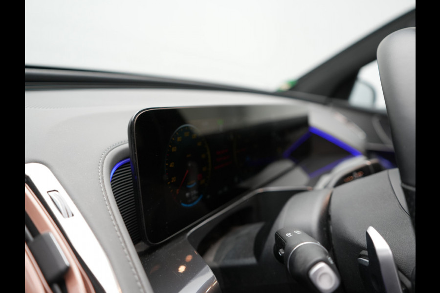 Mercedes-Benz EQC 400 4MATIC AMG Line 408pk INCL BTW | Trekhaak af Fabriek | Adaptive Cruise | 360 Camera | Multibeam LED | Standkachel | Sfeerverlichting | 19"L.M | Widescreen | Keyless | BLIS |