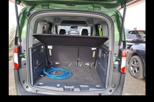 Ford E-Tourneo Courier Limited 44 kWh 136pk | Driver Assistance pack incl. Navigatie | 5 Persoons! | Winterpack