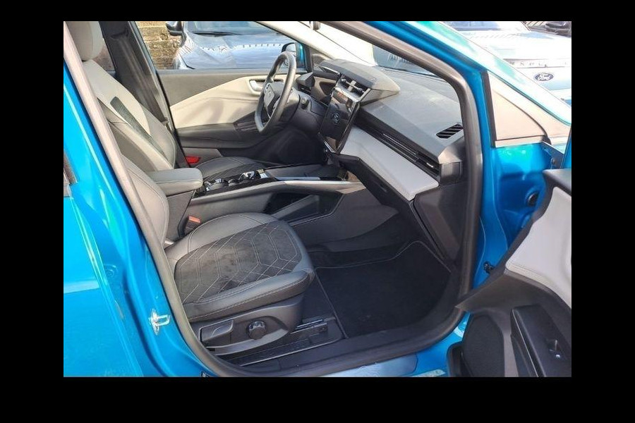 Ford Puma Gen-E Premium 44 kWh 168pk | Adaptieve Cruise | Panoramadak | Winterpack | Elektrische Achterklep | Matrix LED